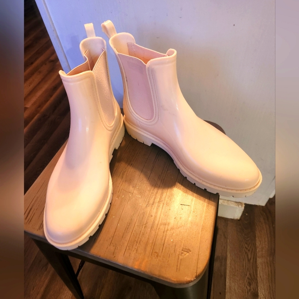 Serra Chelsea Cream Ankle Rain Boots